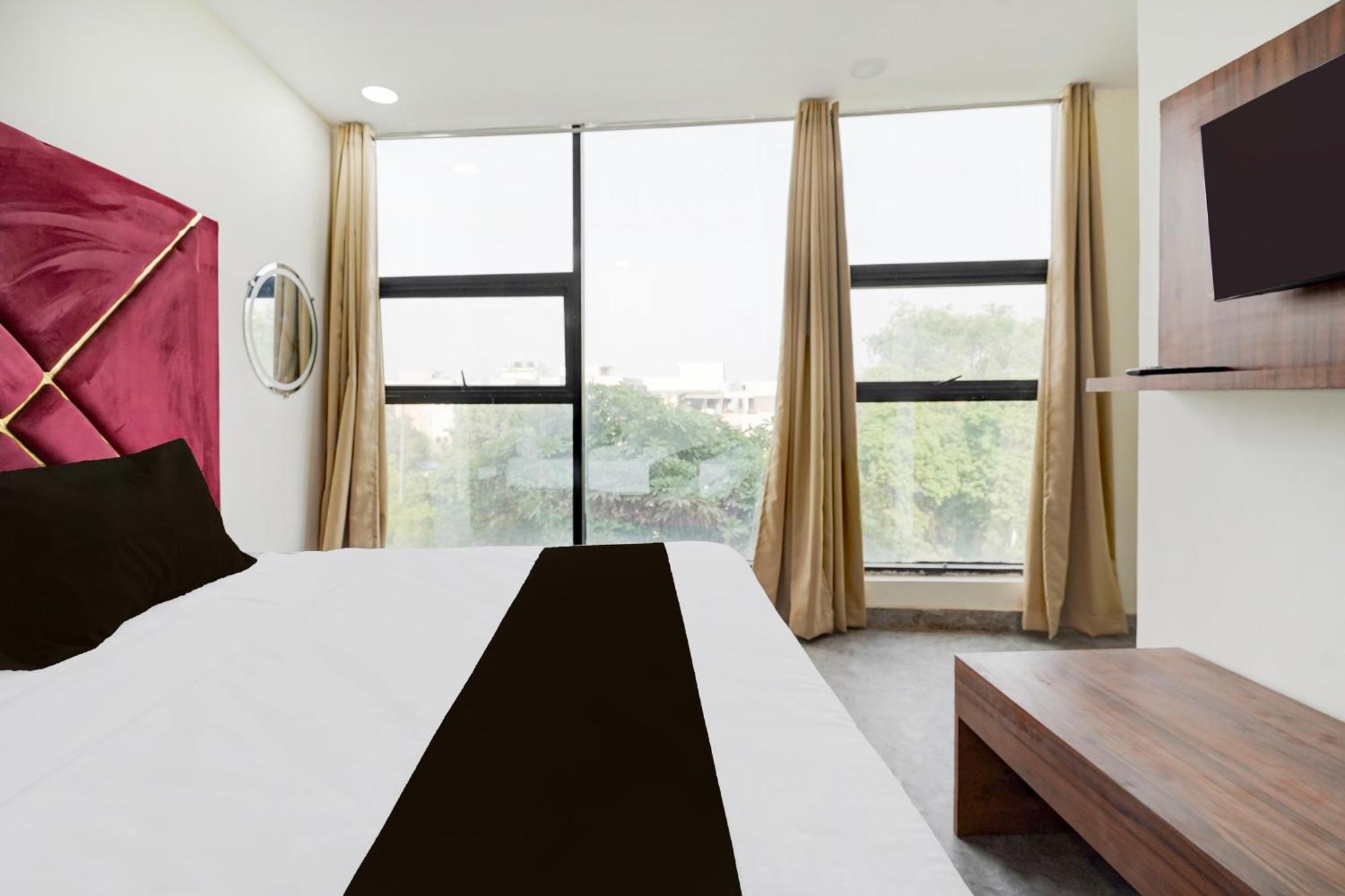 Hotel O Indirapuram Grand Ghaziabad Eksteriør bilde