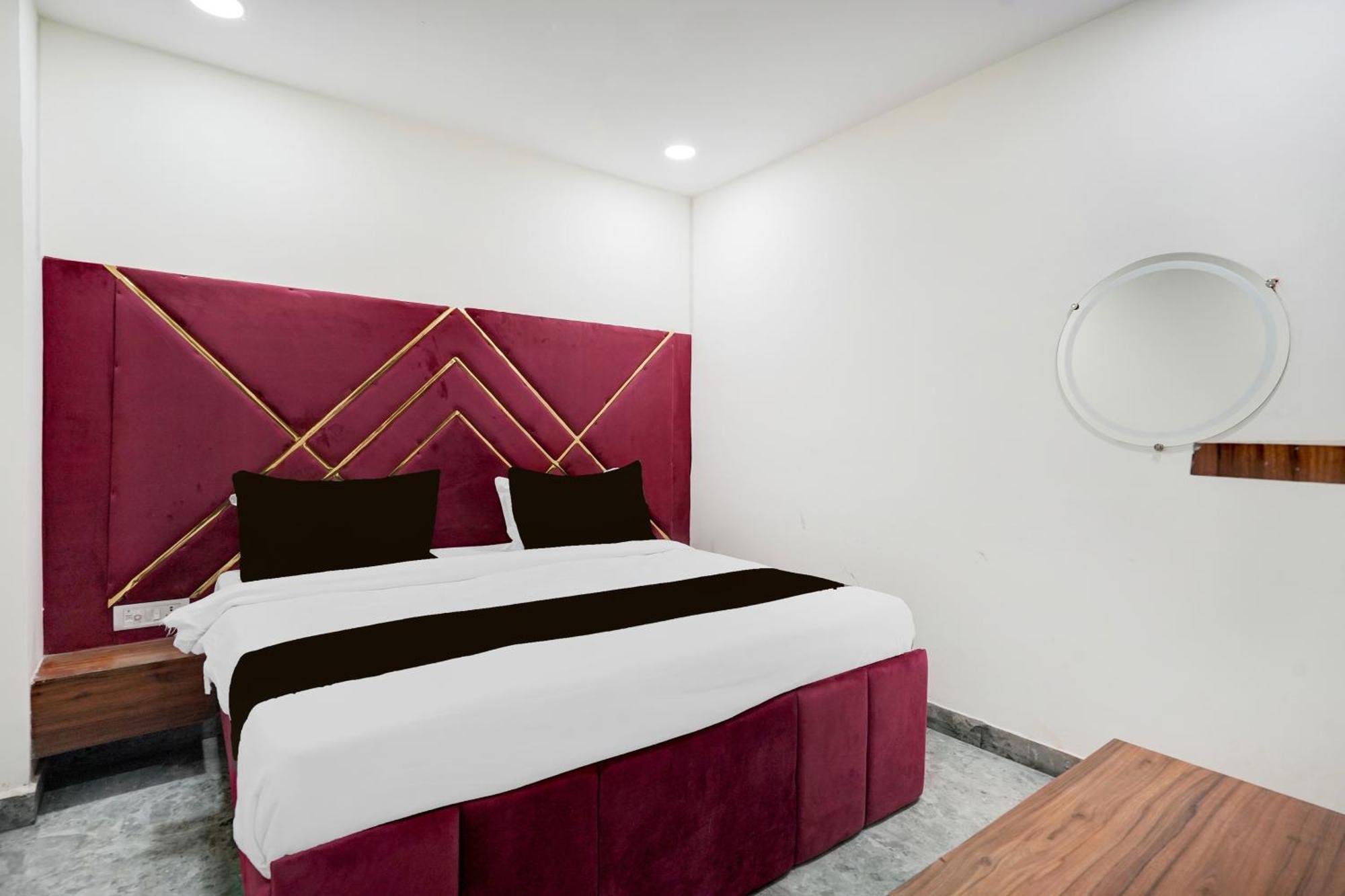 Hotel O Indirapuram Grand Ghaziabad Eksteriør bilde