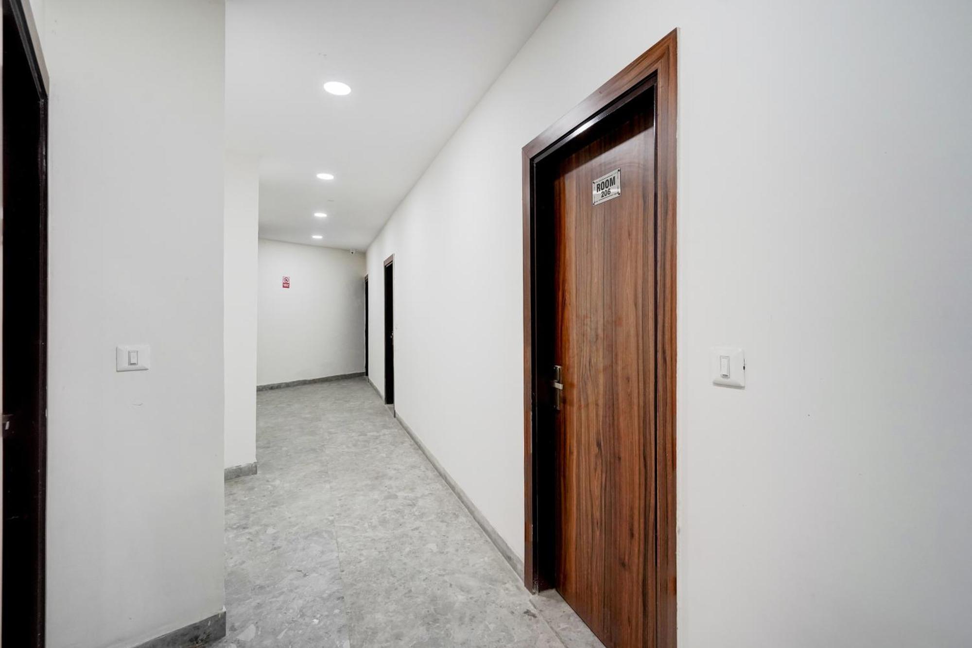 Hotel O Indirapuram Grand Ghaziabad Eksteriør bilde